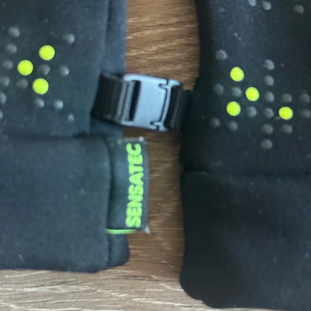 Head brand Kids’ SENSATIC Black Gloves with Yellow grip Accents